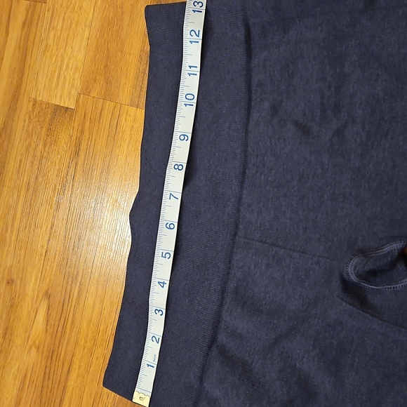 Lululemon Cropped Leggings Size 6 - Picture 5 of 8